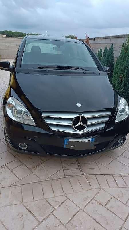 Usata Mercedes B180 Executive 109 CV (80 kW) 2010 Nero Monovolume
