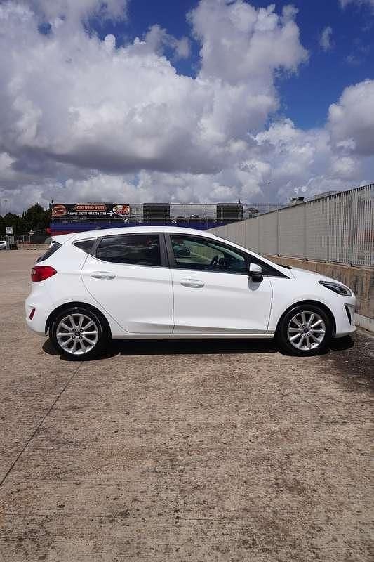 Usata Ford Fiesta Titanium S 101 CV (74 kW) 2019 Bianco Utilitaria