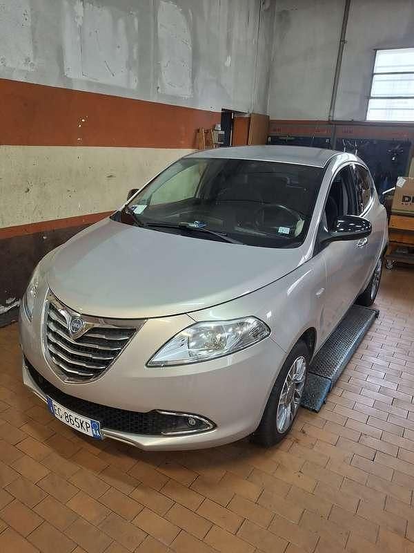 Usata Lancia Ypsilon S 95 CV (69 kW) 2011 Utilitaria