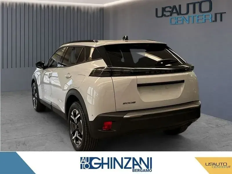 Usata Peugeot 2008 GT 135 CV (99 kW) 2022 Bianco SUV