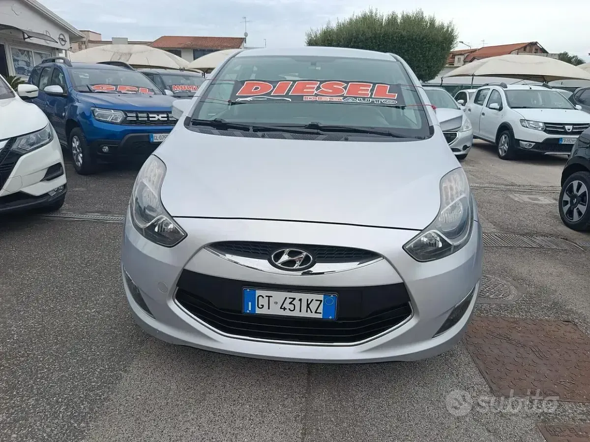 Usata Hyundai ix20 Comfort 90 CV (66 kW) 2014 Grigio Utilitaria
