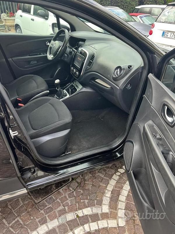Usata Renault Captur Bose Edition 90 CV (66 kW) 2018 Nero SUV