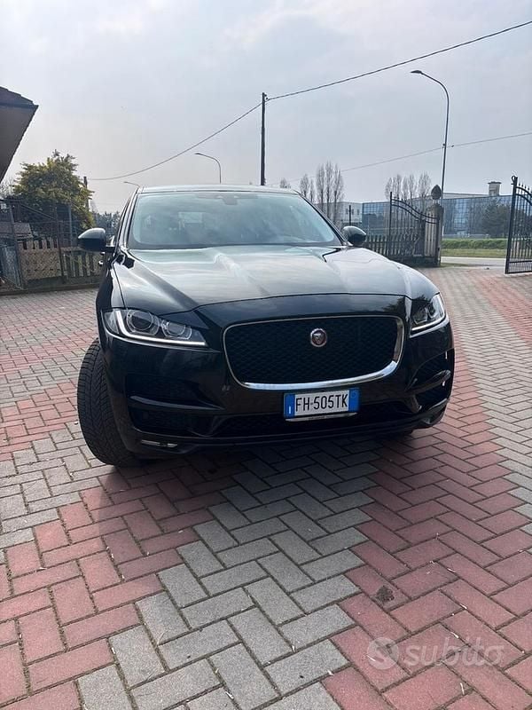 Usata Jaguar F-Pace Portfolio 179 CV (131 kW) 2017 Nero SUV