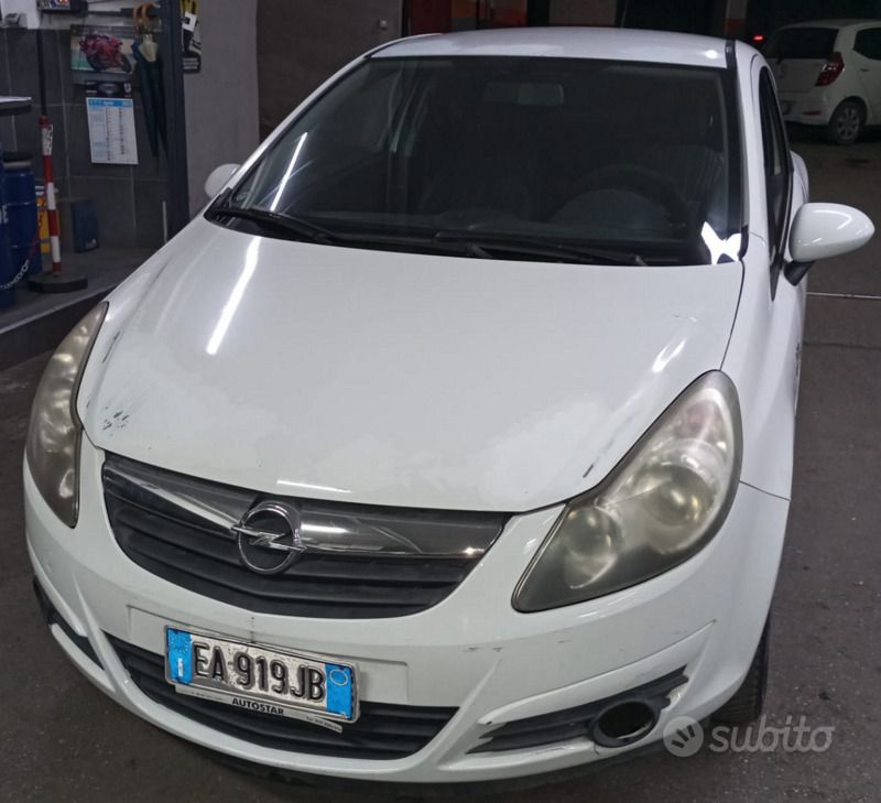 Usata Opel Corsa 80 CV (58 kW) 2010 Bianco Utilitaria