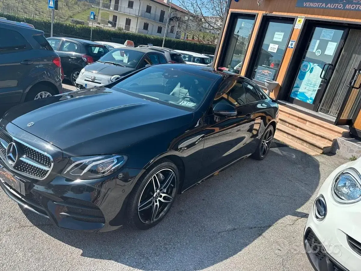 Usata Mercedes E220 AMG line 194 CV (142 kW) 2018 Other Coupé