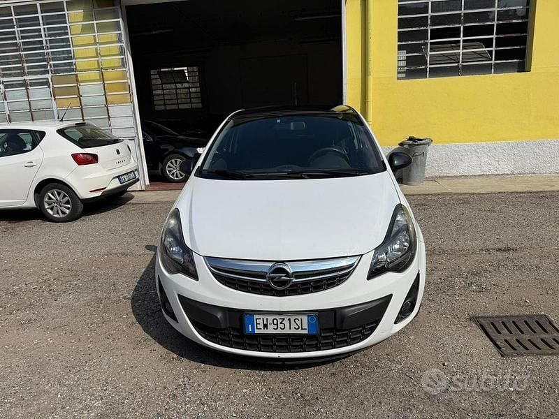Usata Opel Corsa 75 CV (55 kW) 2014 Bianco Utilitaria