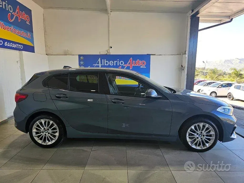 Gebraucht BMW 118 Advantage 150 PS (110 kW) 2023 Grau Kleinwagen