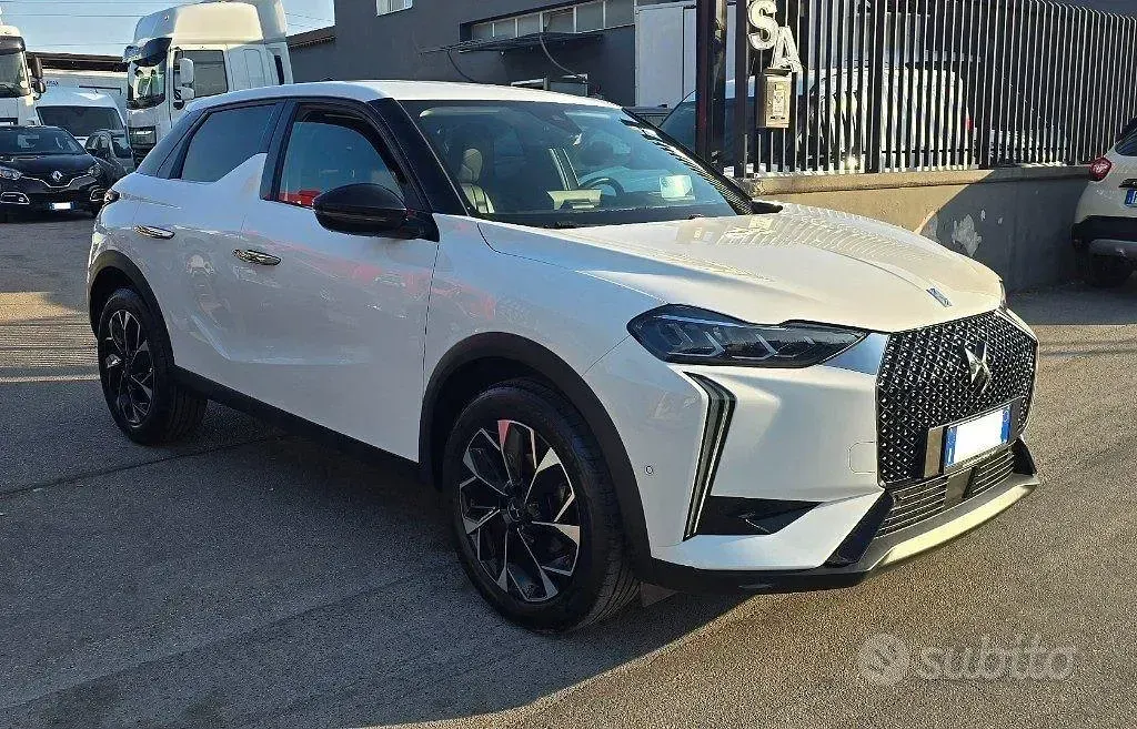 Usata DS Automobiles DS3 Crossback Opera 131 CV (96 kW) 2024 Bianco SUV
