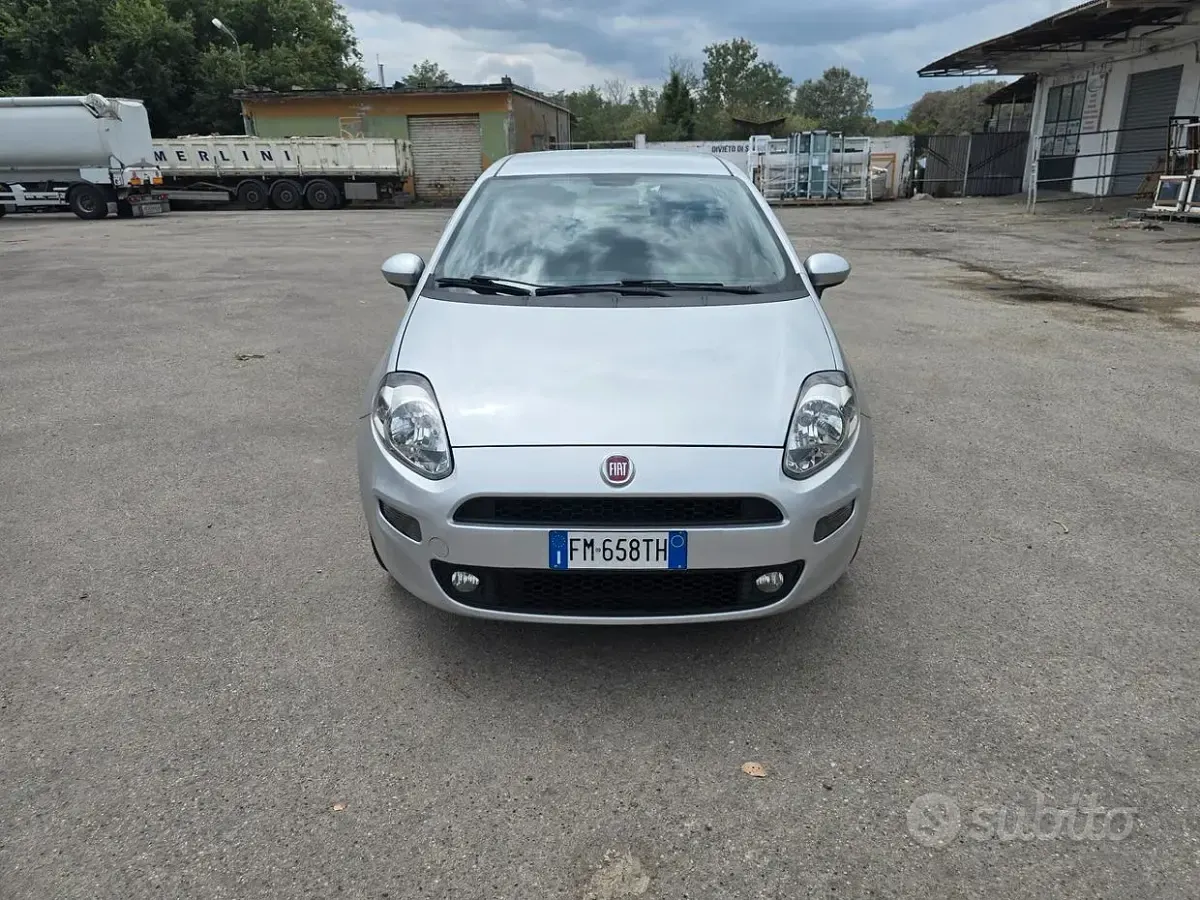Usata Fiat Punto Street 69 CV (50 kW) 2017 Grigio Utilitaria