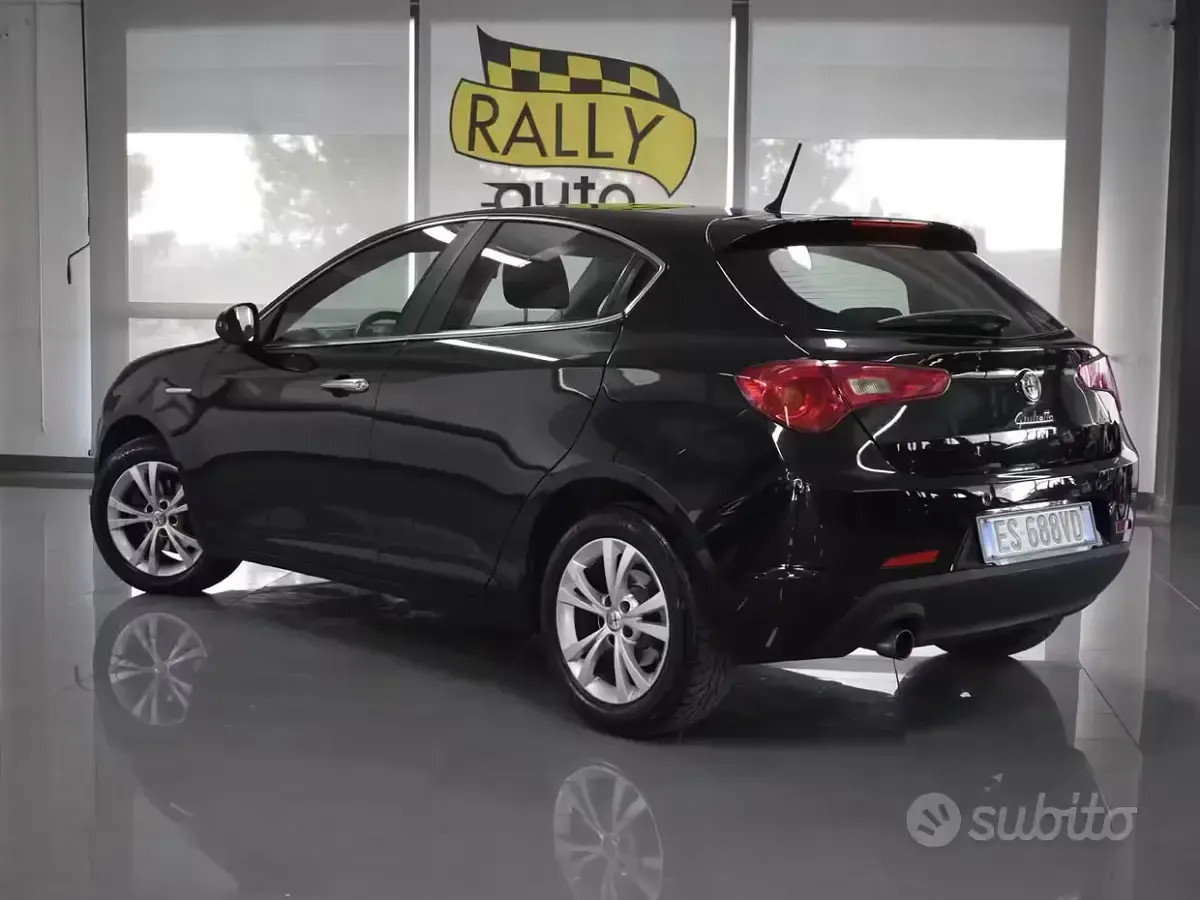 Gebraucht Alfa Romeo Giulietta Business 118 PS (86 kW) 2013 Schwarz Kleinwagen