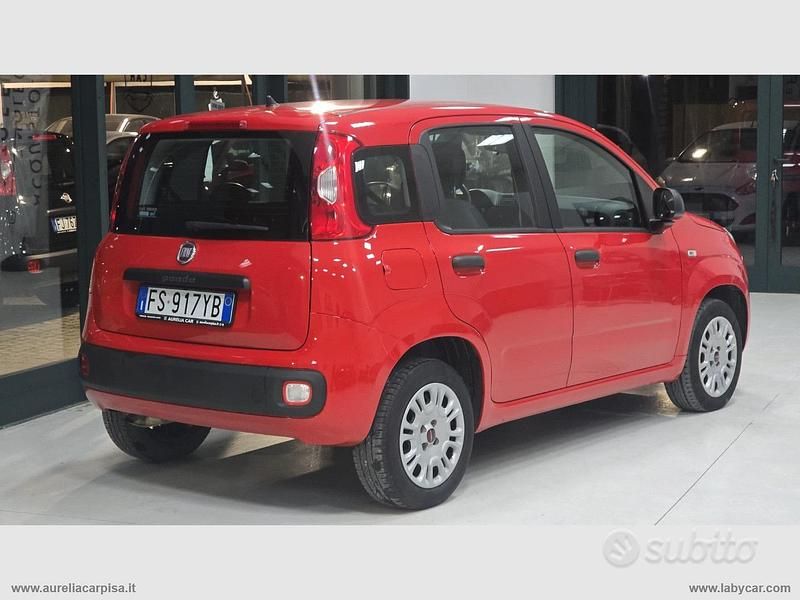 Usata Fiat Panda Lounge 69 CV (50 kW) 2018 Rosso Utilitaria