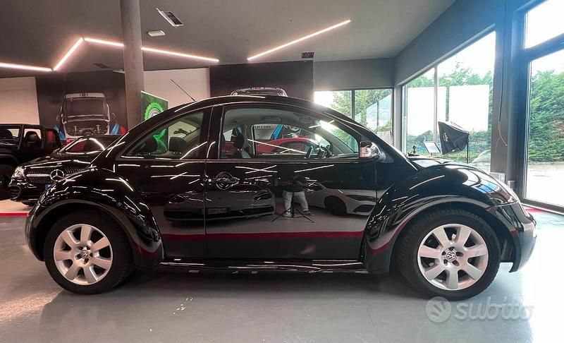 Usata VW Beetle Cabriolet 101 CV (74 kW) 2006 Nero Cabrio