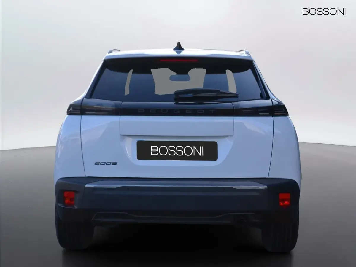 Usata Peugeot 2008 Allure 101 CV (74 kW) 2025 Bianco SUV