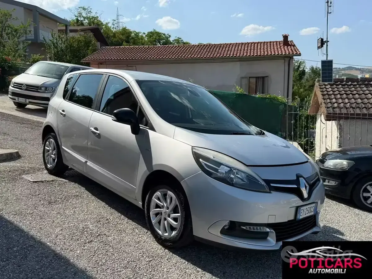 Usata Renault Scénic III LIMITED 110 CV (80 kW) 2015 Grigio Monovolume