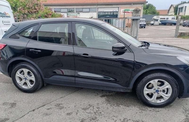 Usata Ford Kuga 120 CV (88 kW) 2021 Nero SUV