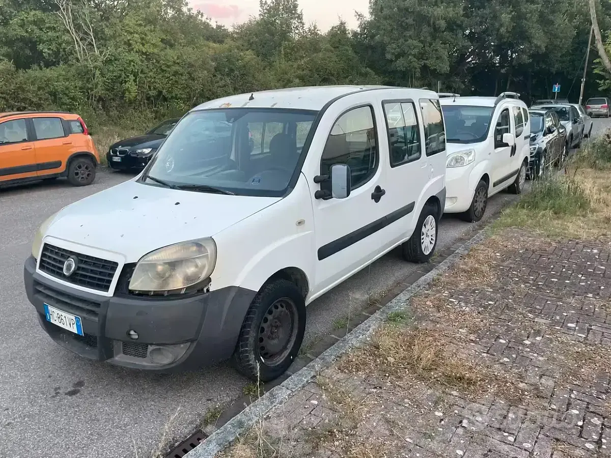 Usata Fiat Doblò 85 CV (62 kW) 2008 Bianco Monovolume