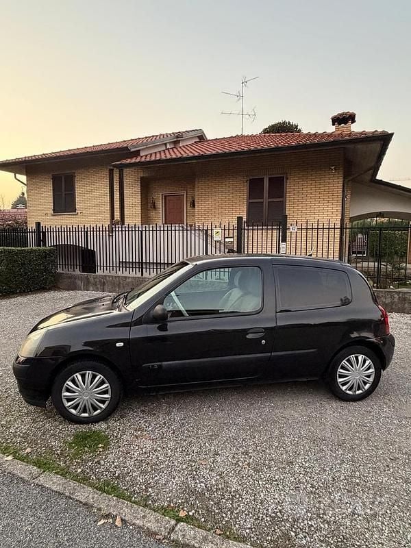 Usata Renault Clio II 2005 Nero Utilitaria