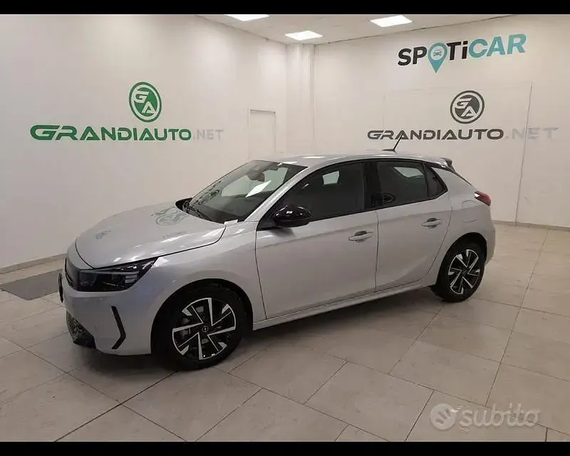 Nuova Opel Corsa 100 CV (73 kW) 2026 Grigio Utilitaria