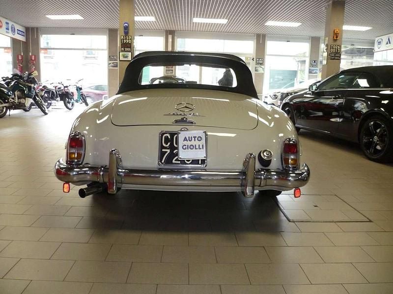 Usata Mercedes 190 105 CV (77 kW) 1962 Beige Berlina