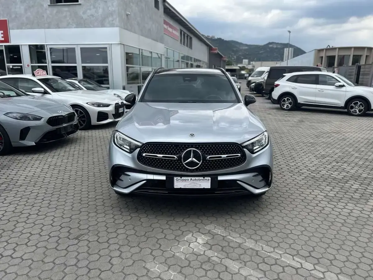 Usata Mercedes GLC220 AMG Line Premium 197 CV (144 kW) 2023 Argento SUV