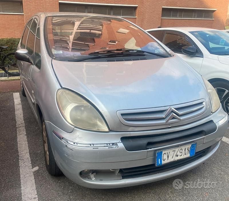 Usata Citroën Xsara Picasso Exclusive 110 CV (80 kW) 2005 Grigio Monovolume