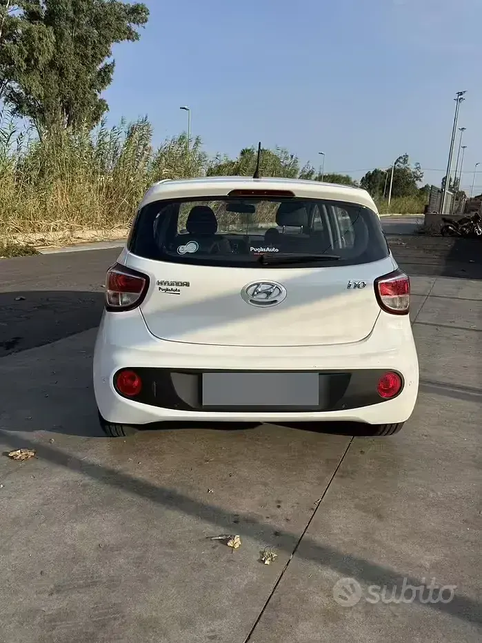 Usata Hyundai i10 66 CV (48 kW) 2017 Bianco Utilitaria