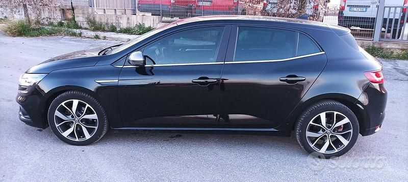 Usata Renault Mégane IV Bose Edition 110 CV (80 kW) 2018 Nero Berlina