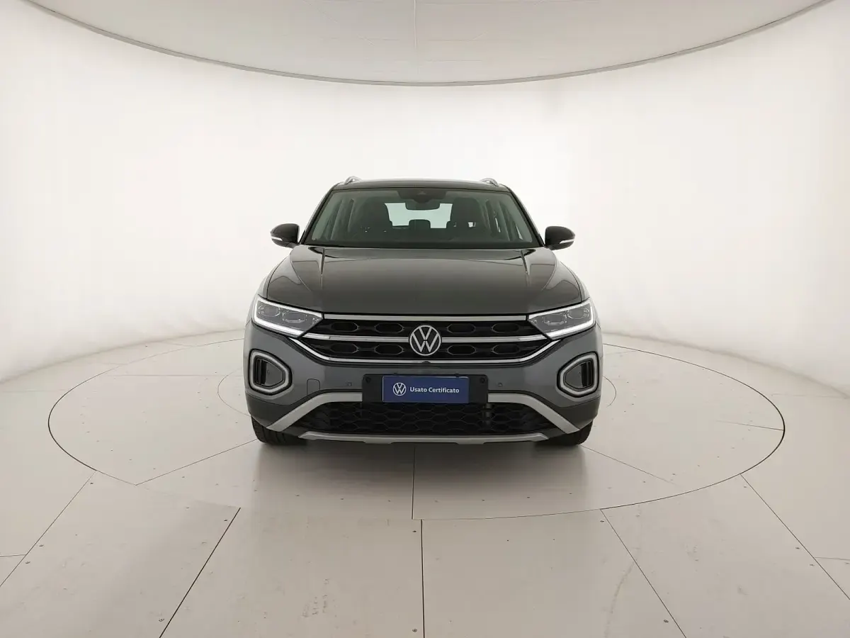 Usata VW T-Roc Style 116 CV (85 kW) 2025 Indium grey metallizzato nero SUV