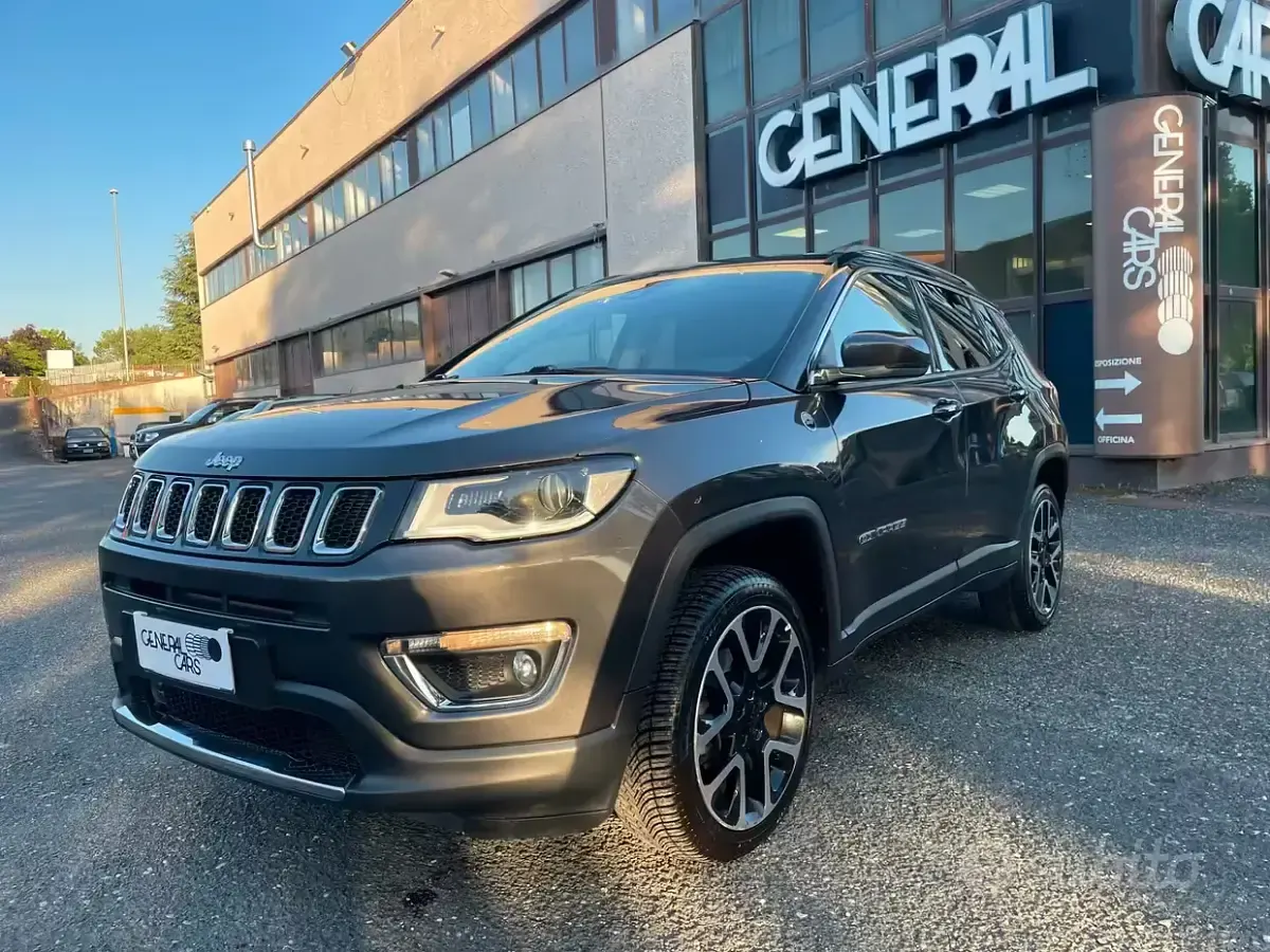 Usata Jeep Compass Opening Edition 140 CV (102 kW) 2017 Grigio SUV