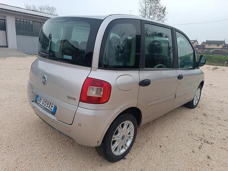 Argento Usata 2006 Fiat Multipla Monovolume | 2300 € (Buon prezzo) - Immagine 1/4