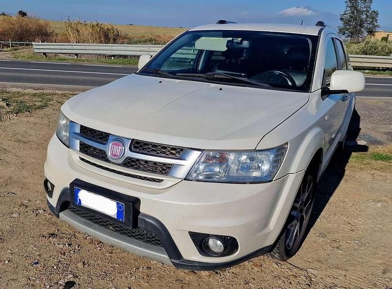 Usata Fiat Freemont Lounge 170 CV (125 kW) 2012 Bianco SUV