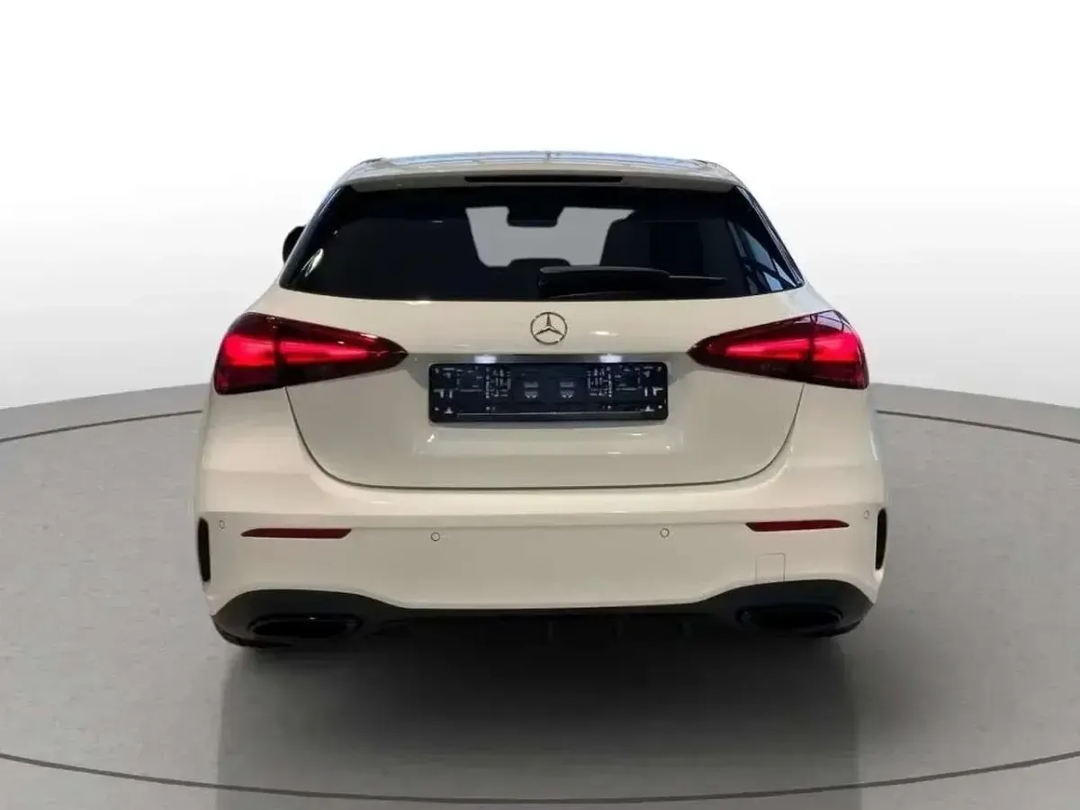 Usata Mercedes A180 AMG 136 CV (100 kW) 2025 Bianco polare Berlina
