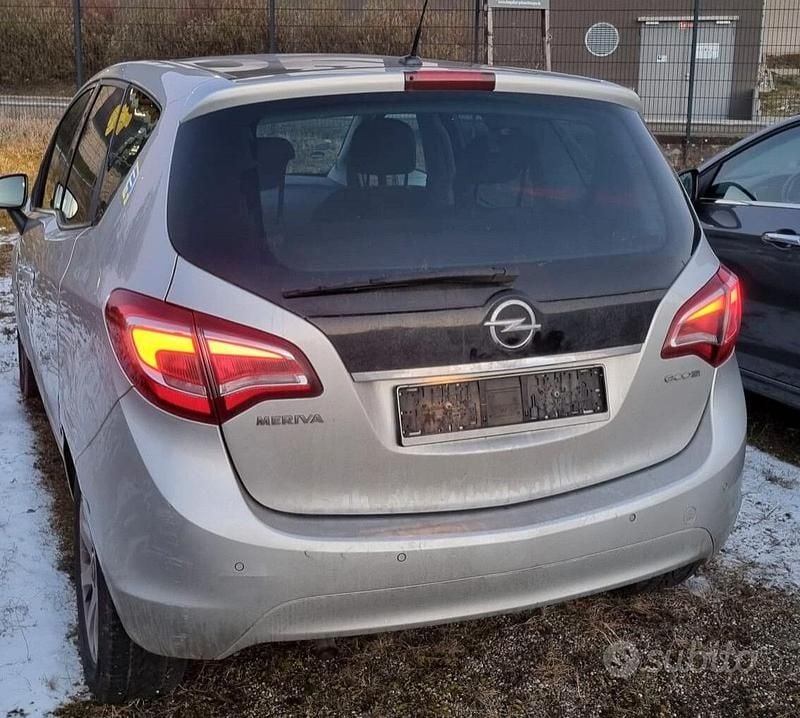 Usata Opel Meriva 100 CV (73 kW) 2015 Grigio Monovolume