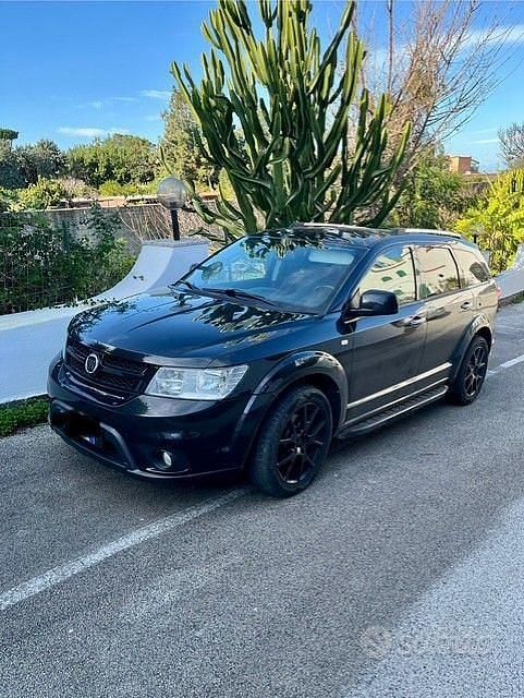 Nero Usata 2013 Fiat Freemont Lounge SUV | 7900 € (Buon prezzo) - Immagine 1/4