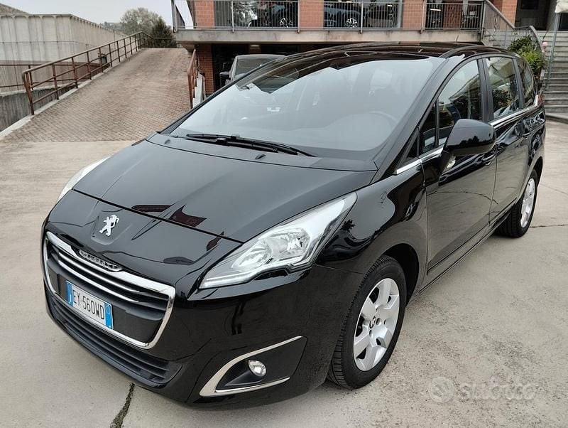 Usata Peugeot 5008 Active 120 CV (88 kW) 2015 Nero Monovolume