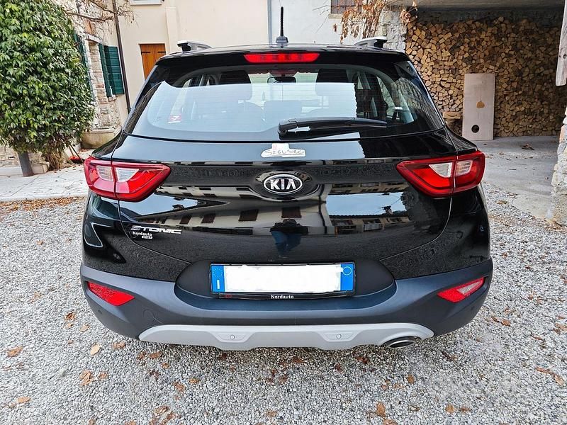 Usata Kia Stonic Style 101 CV (74 kW) 2019 Nero SUV