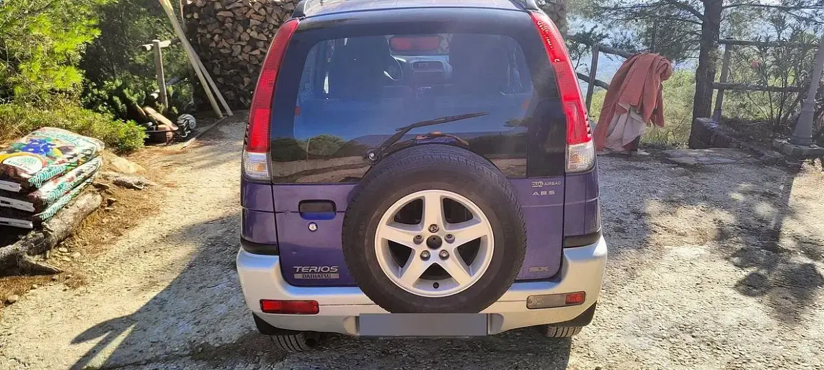 Usata Daihatsu Terios 86 CV (63 kW) 2002 SUV