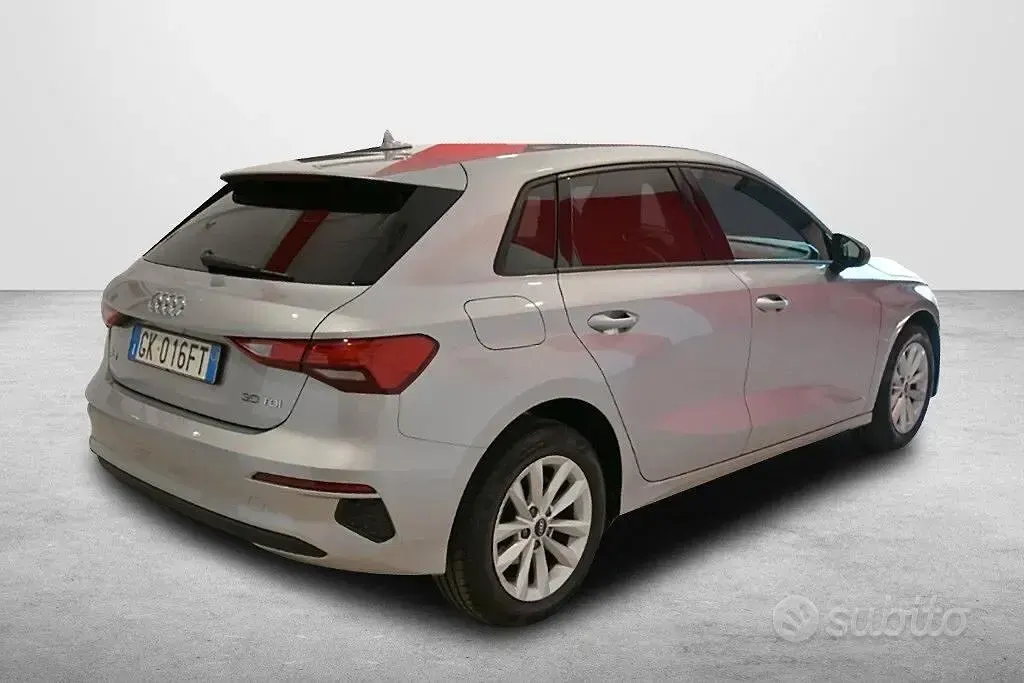 Usata Audi A3 Business 116 CV (85 kW) 2022 Argento Berlina
