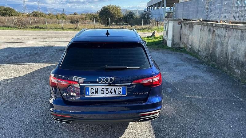Usado Audi A4 Ambiente 170 CV (125 kW) 2020 Azul Familiar