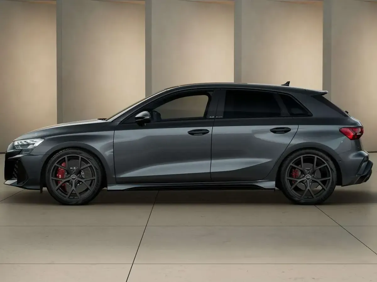 Usata Audi RS3 400 CV (294 kW) 2025 Grigio daytona perlato Berlina