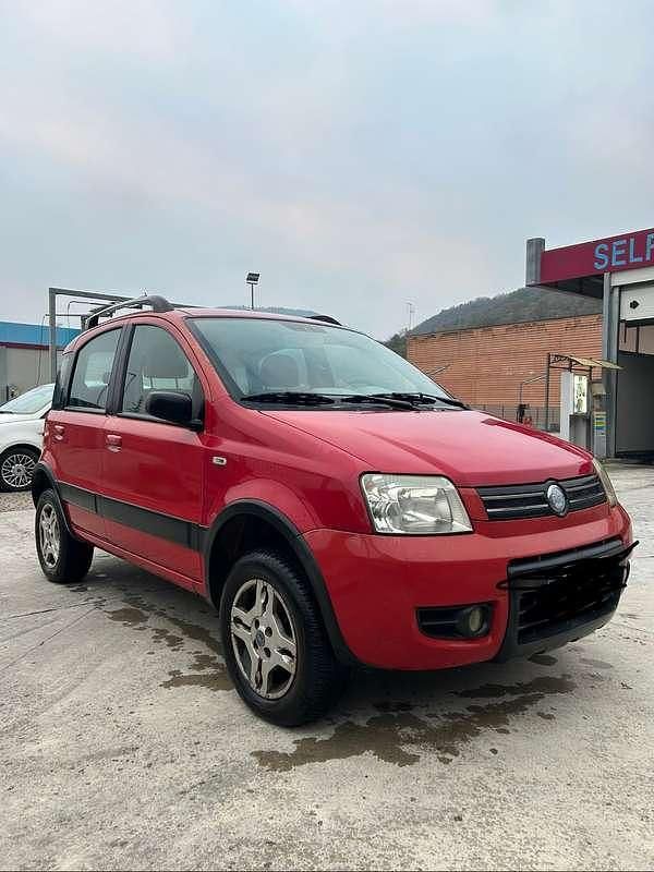 Usata 2006 Fiat Panda 4x4 Due volumi | 4300 € (Buon prezzo) - Immagine 1/4