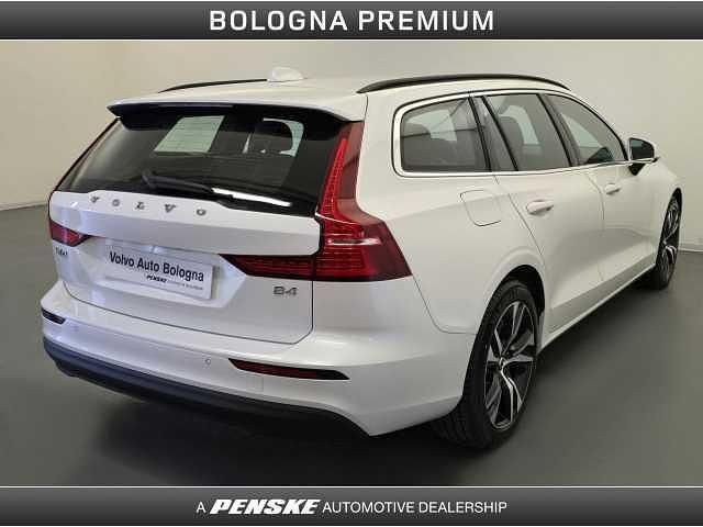 Usata Volvo V60 Core 197 CV (144 kW) 2024 Bianco Station wagon