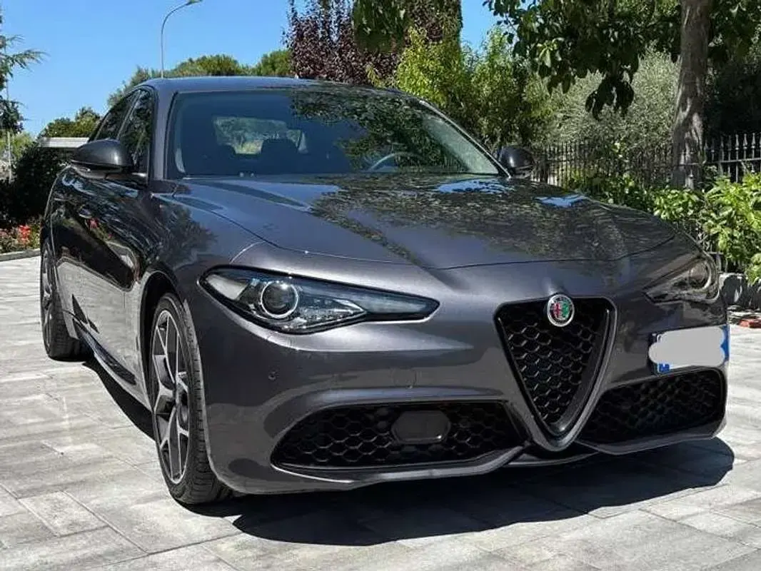 Usata Alfa Romeo Giulia Tech Edition 190 CV (139 kW) 2020 Grigio Berlina