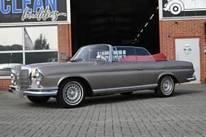Usata Mercedes 280 SE 160 CV (117 kW) 1967 Oro Cabrio
