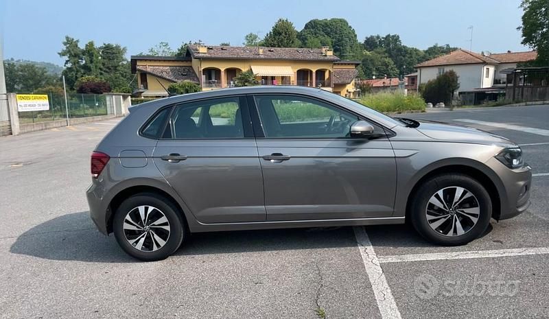 Usata VW Polo 80 CV (58 kW) 2021 Grigio Utilitaria