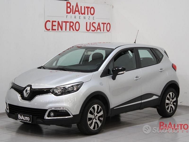 Usata Renault Captur Intens 89 CV (65 kW) 2016 Grigio SUV