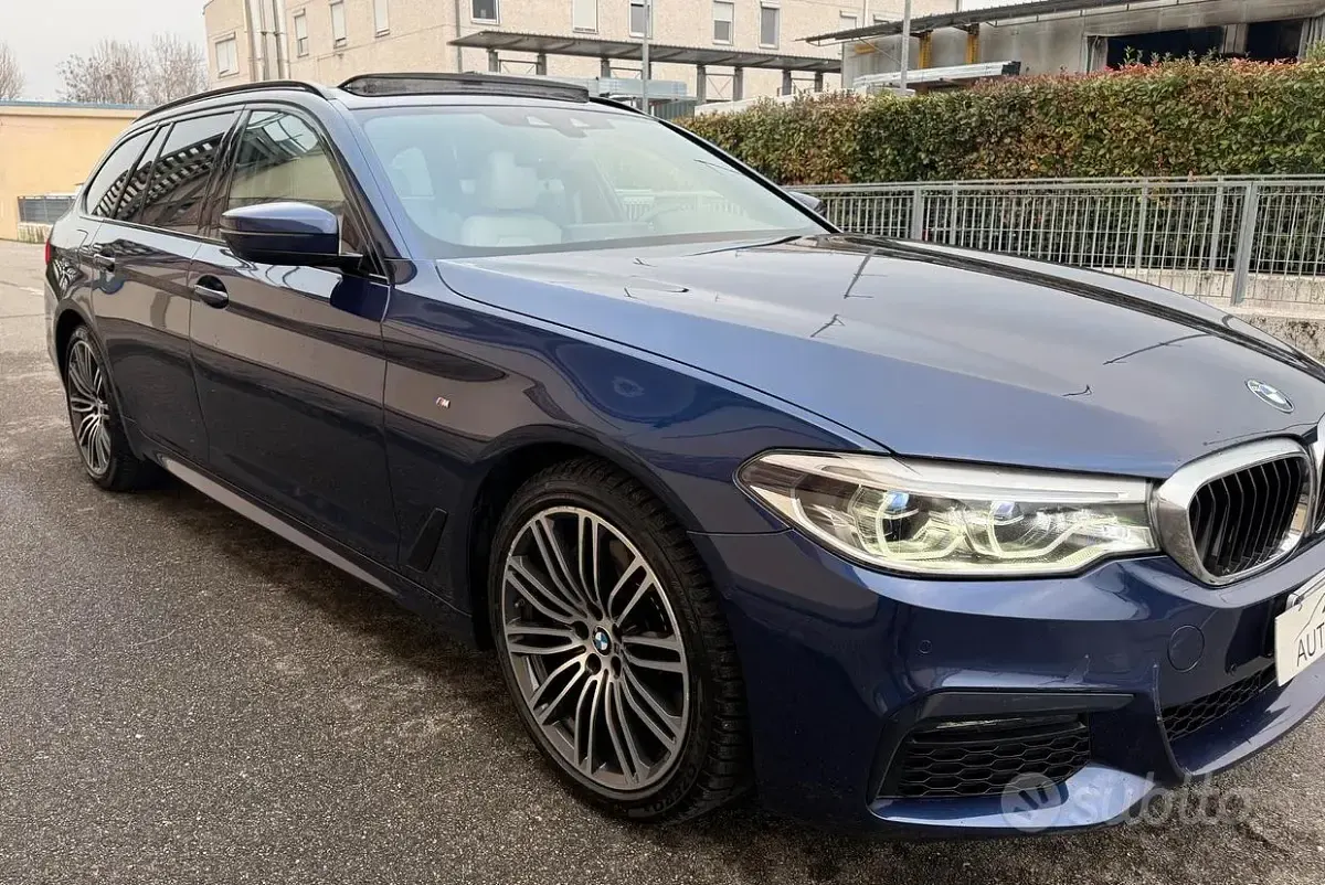 Usado BMW 530 M Sport 249 HP (183 kW) 2019 Azul Carrinha