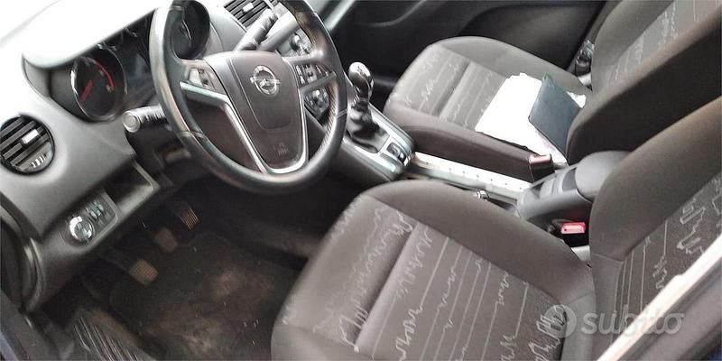 Usata Opel Meriva 110 CV (80 kW) 2011 Blu Monovolume