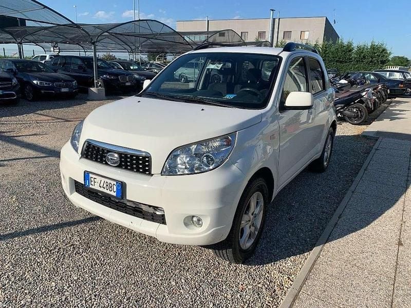 Bianco Usata 2010 Daihatsu Terios SUV | 7900 € (Buon prezzo) - Immagine 1/4