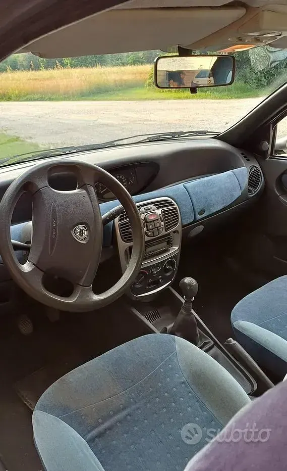 Usata Lancia Ypsilon 2000 Grigio Utilitaria